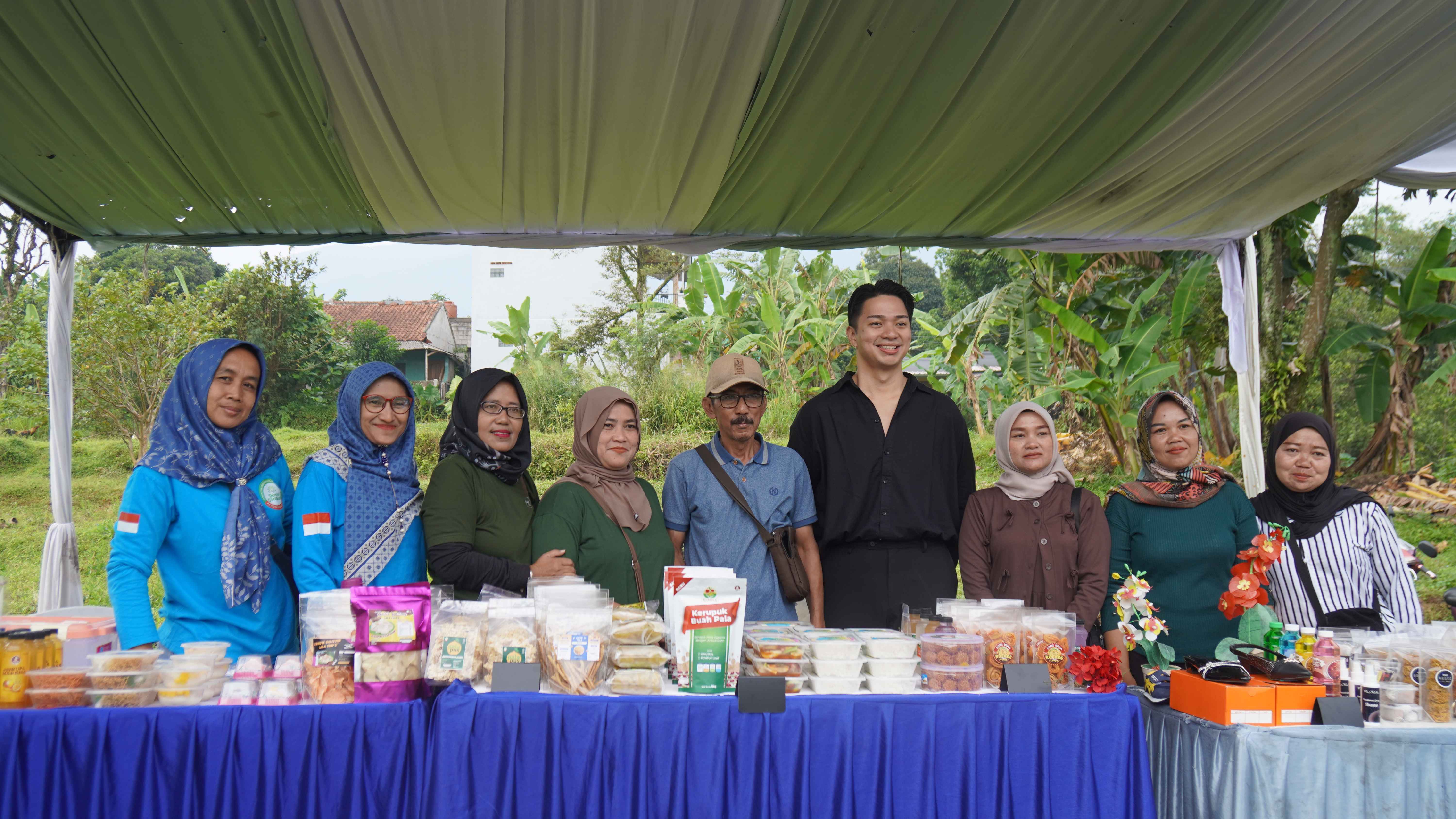 Pelatihan pengelolaan medsos bagi warga dan UMKM