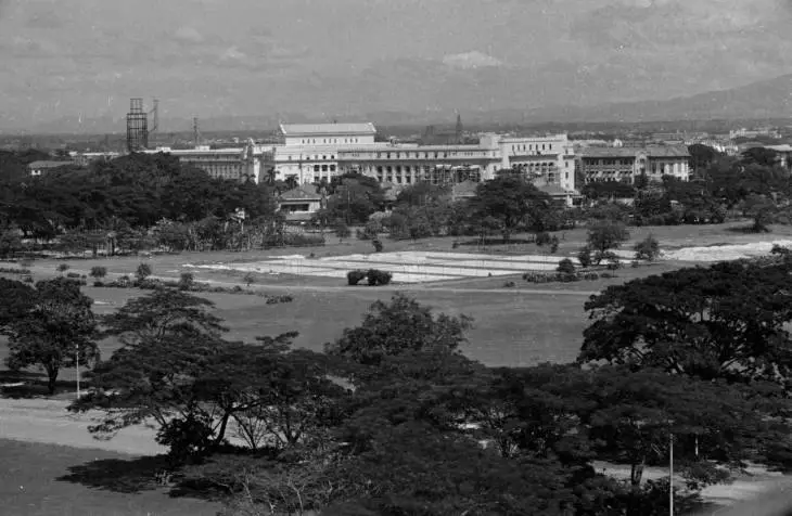 Balai kota Manila awal 50-an. Sumber: American Geographical Society Library, University of Wisconsin-Milwaukee Libraries