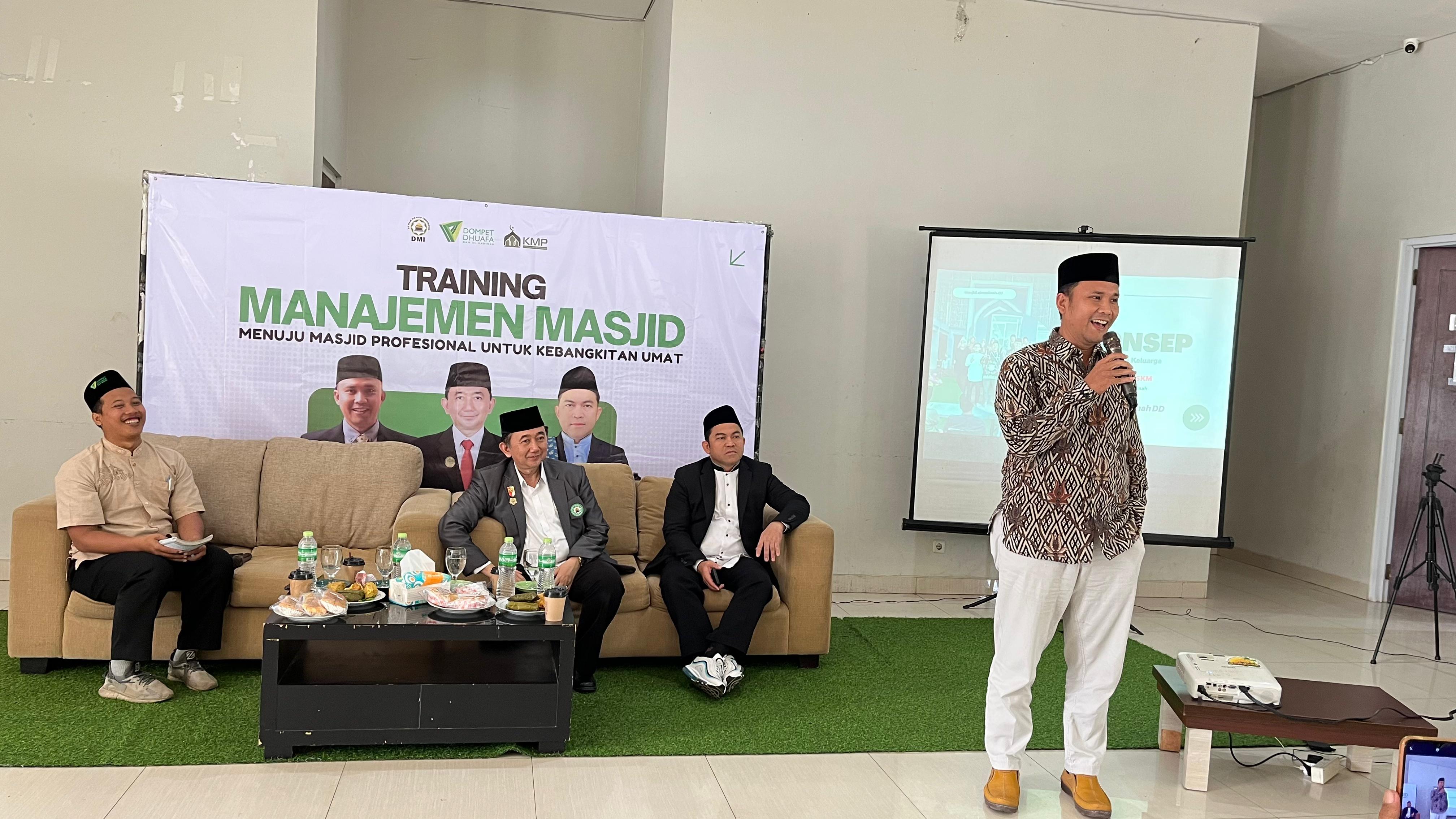 Membekali takmir dengan ilmu manajemen masjid modern. Dokumentasi Pribadi