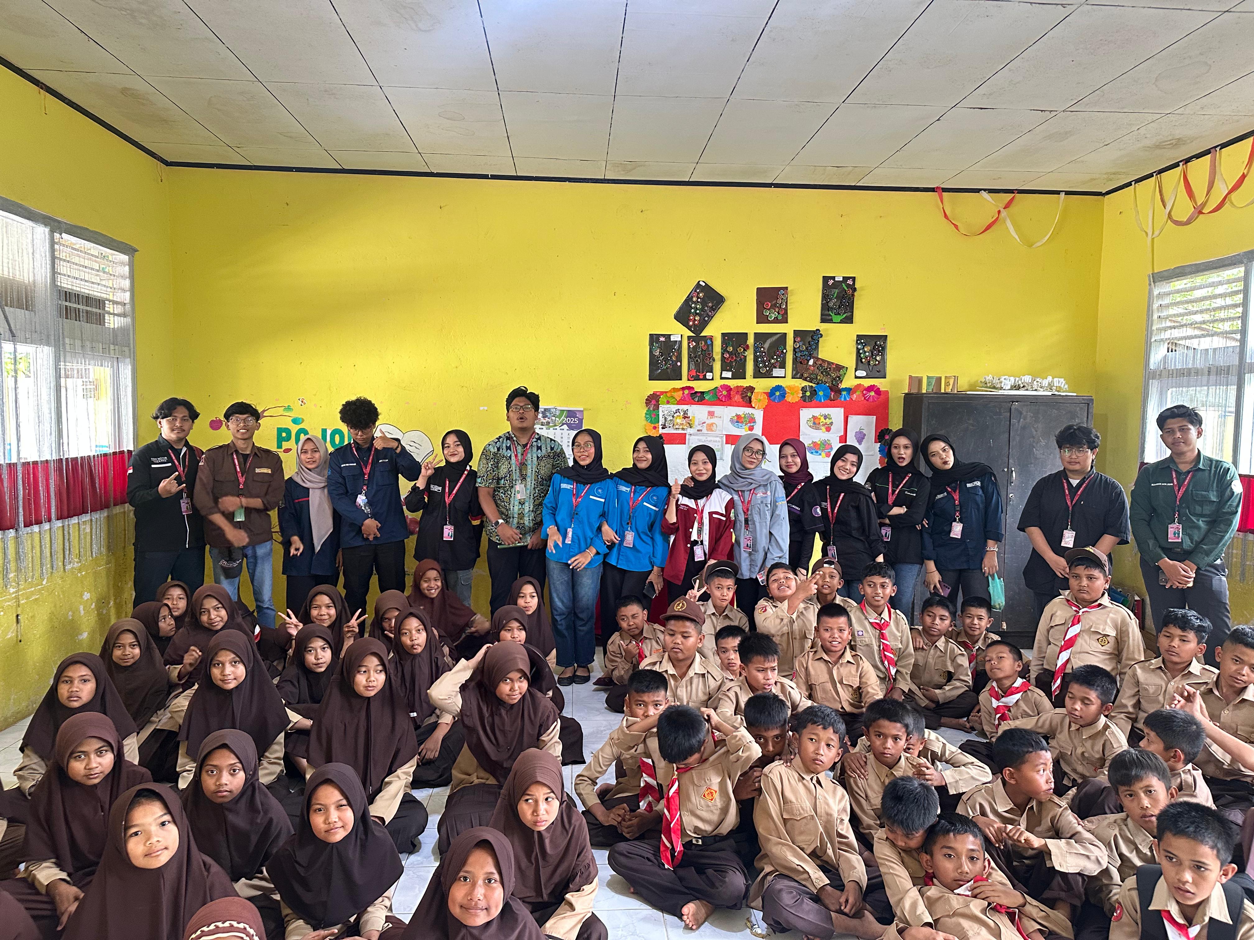 Pelaksanaan English Day untuk murid SD