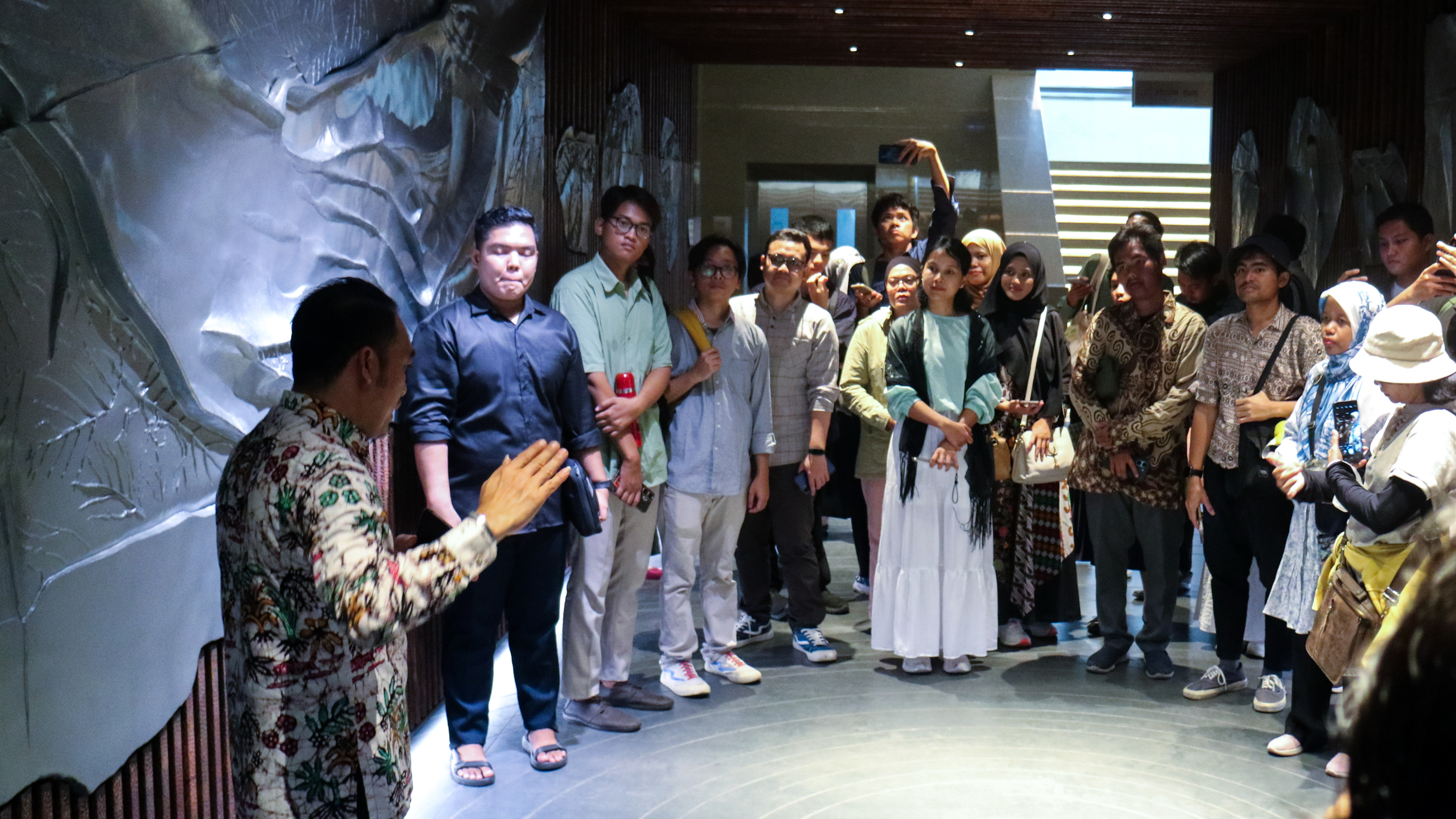 Kawan GNFI di Terowongan Silaturahim Jakarta | Dok. GNFI