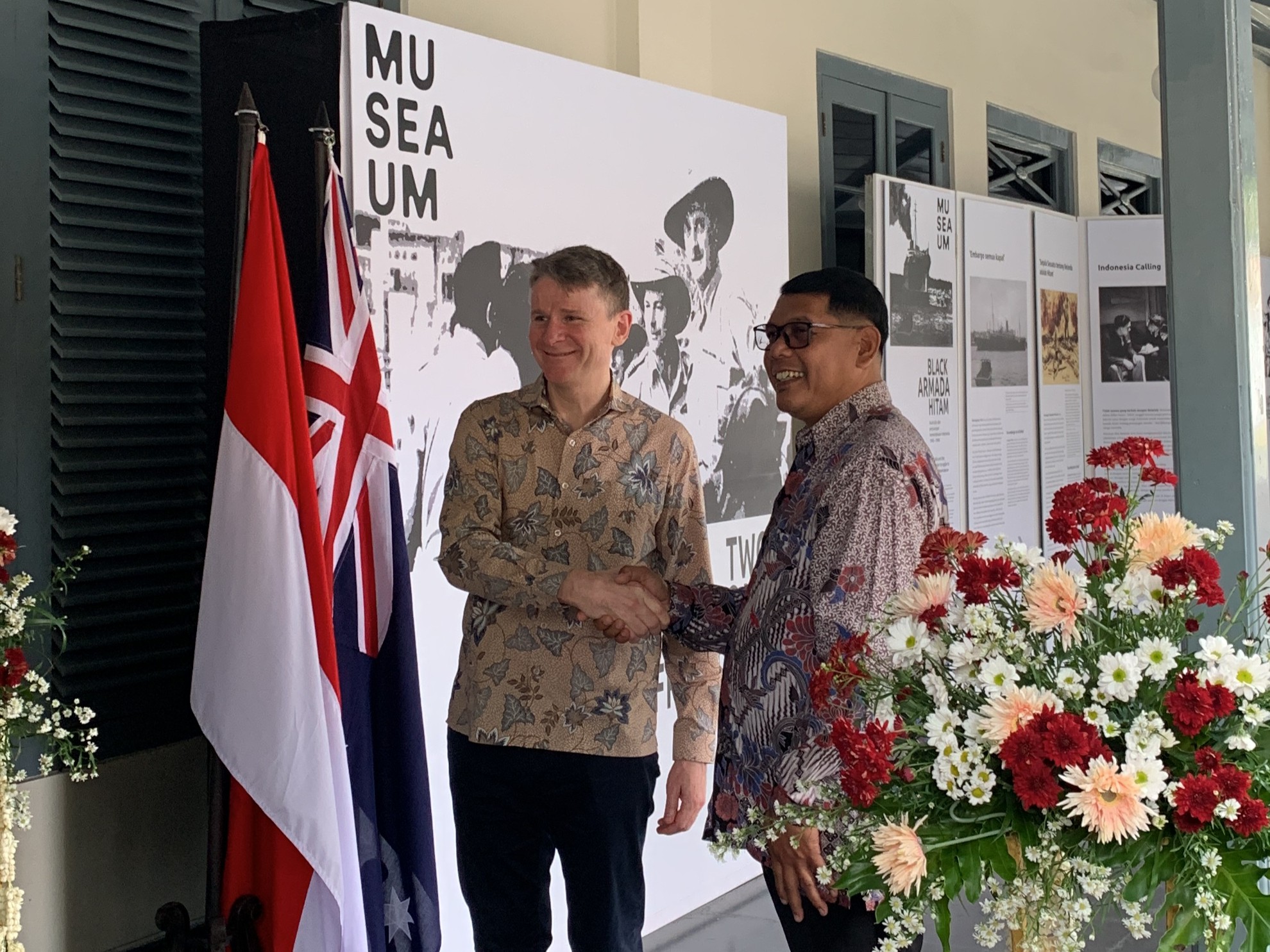 Duta Besar Australia untuk Indonesia Rod Brazier bersama Penanggung Jawab Museum Benteng Vredeburg Agus Sulistya di Museum Benteng Vredeburg, Selasa (12/08) | Samudra Gaza