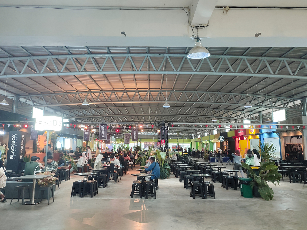 Suasana lantai 2 pasar Setono Betek, Kota Kediri. Sumber:Dokpri/Lucky Fitria