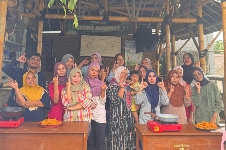 Masak Nugget Ikan di Kampung Cipatat | Foto: Dokumentasi Pribadi