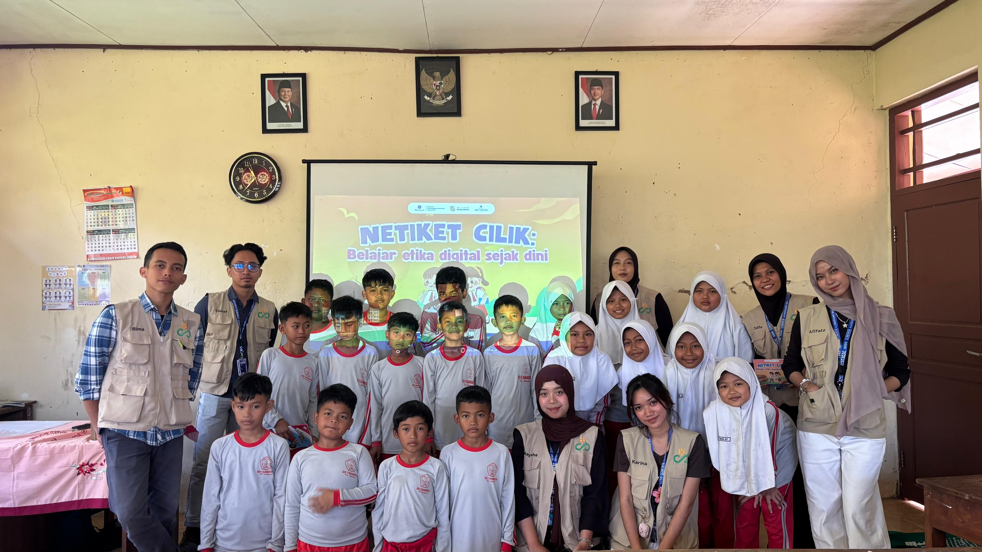 Penayangan video animasi digital di SDN 1 Slogoretno