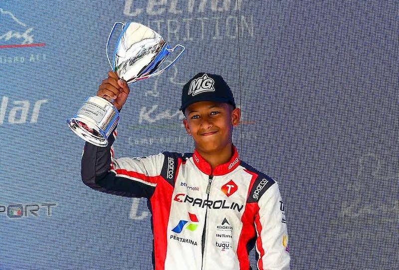 Qarrar Firhand Ali saat meraih podium di ajang Campiano Italiano Aci Karting 2024 (Sumber: https://www.instagram.com/qarrar_firhand/)