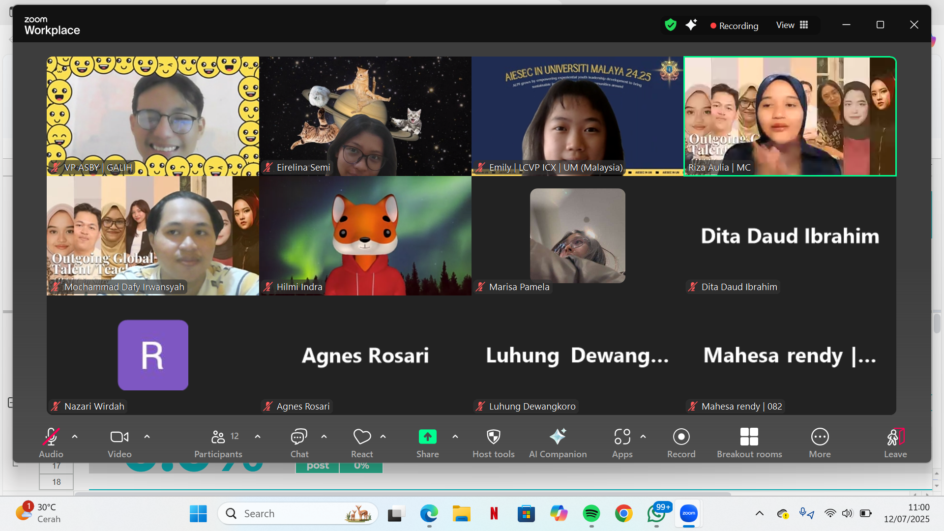 Sesi dokumentasi Kegiatan Induction Bersama Emily Yim, selaku Local Committee Vice President of Incoming Exchange AIESEC in Universiti Malaya