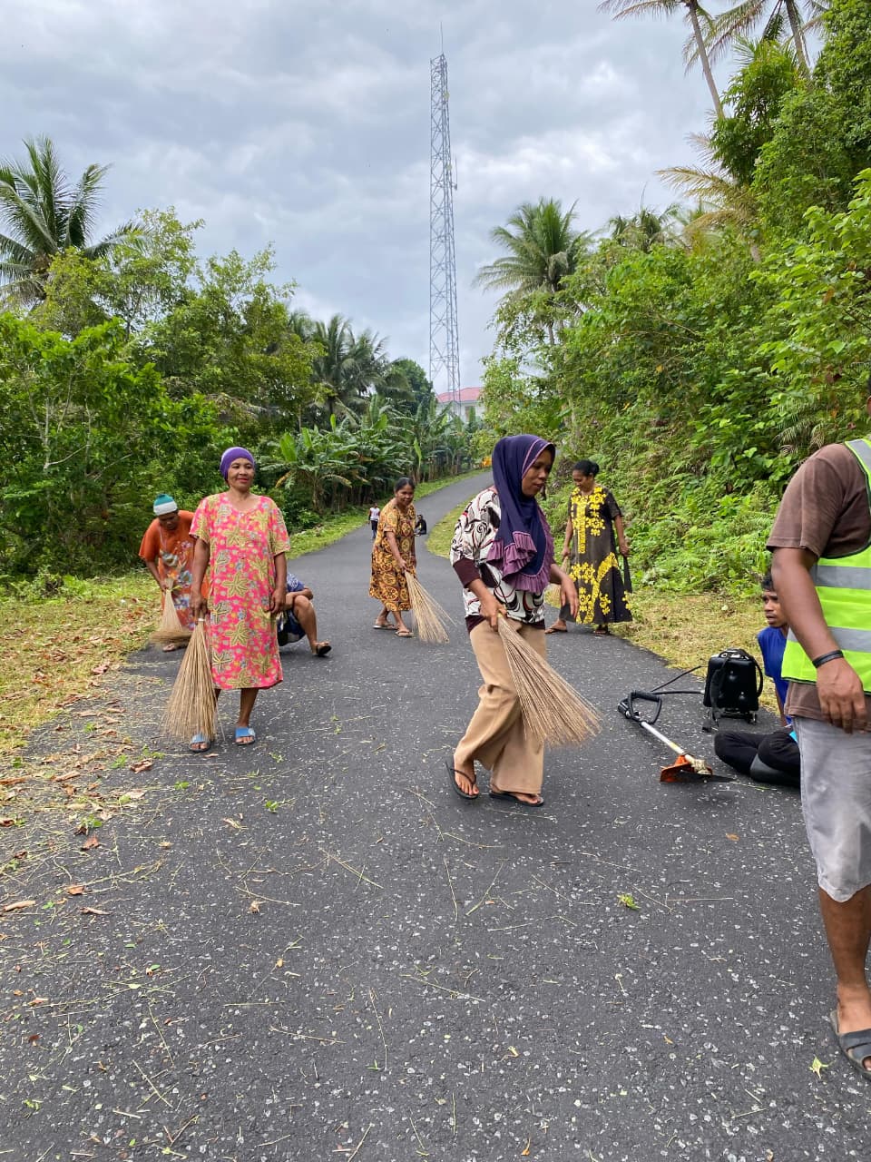 Kerja Bakti Tomajiko