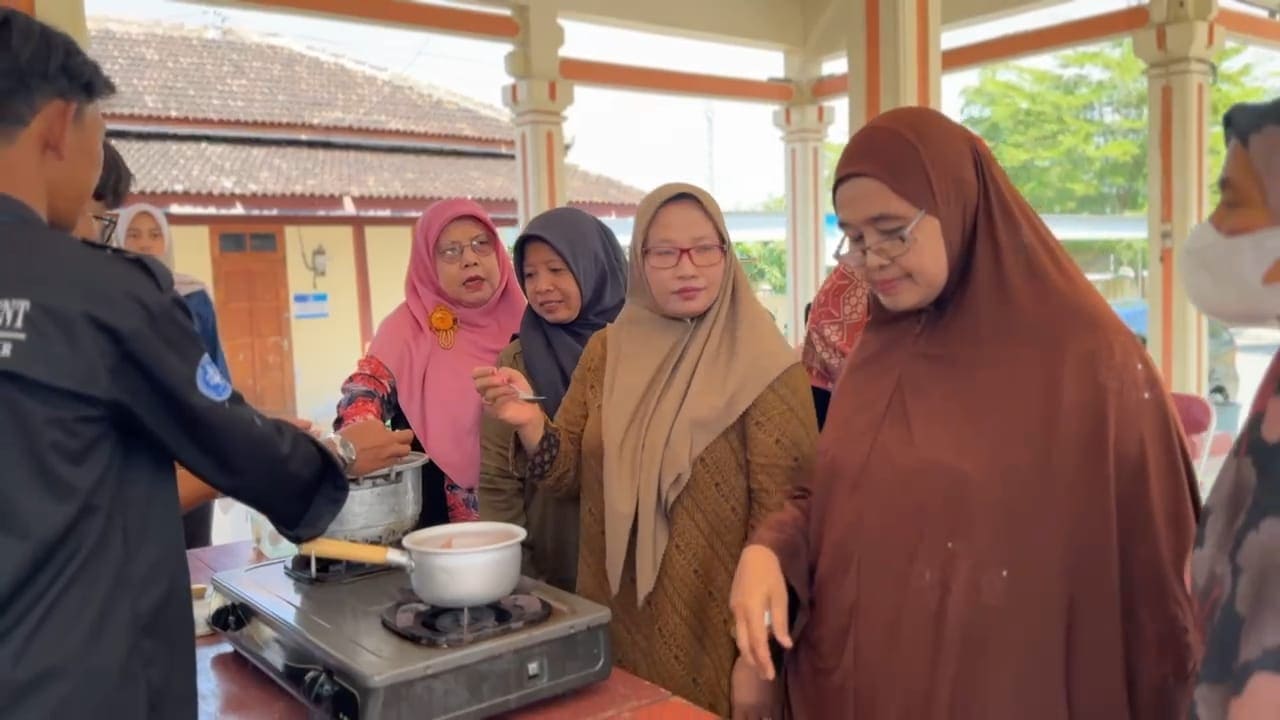 Balai Desa Kemasan