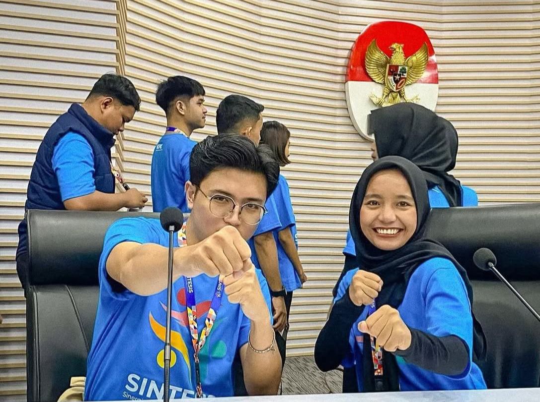 Eka Yusrizal Maulasa bersama peserta SINTESIS KPK 2025 di Gedung KPK Jakarta (Foto: Dok Pribadi Eka Yusrizal Maulasa)