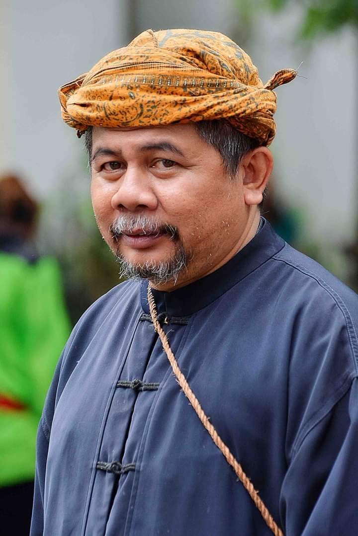 Abah Nanu Munajar Dahlan, budayawan Sunda yang menggagas lahirnya Festival Perang Tomat pada 2011. Foto: Dokumentasi Pribadi | Abah Nanu Munajar Dahlan