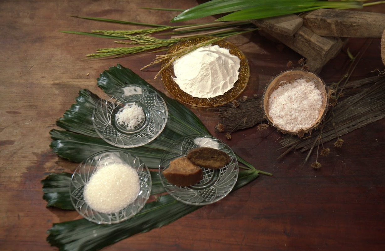 Bahan dasar Bareh Randang; beras ketan, kelapa, gula, dan garam. Dari kesederhanaan inilah lahir kudapan adat yang melintasi zaman, bukti bahwa rendang bukan sekadar hidangan tetapi cerita yang terus hidup. Foto oleh Rekam Indonesia/GNFI