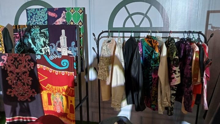 Batik Singkawang dan produk turunannya | Instagram/@priska_batik
