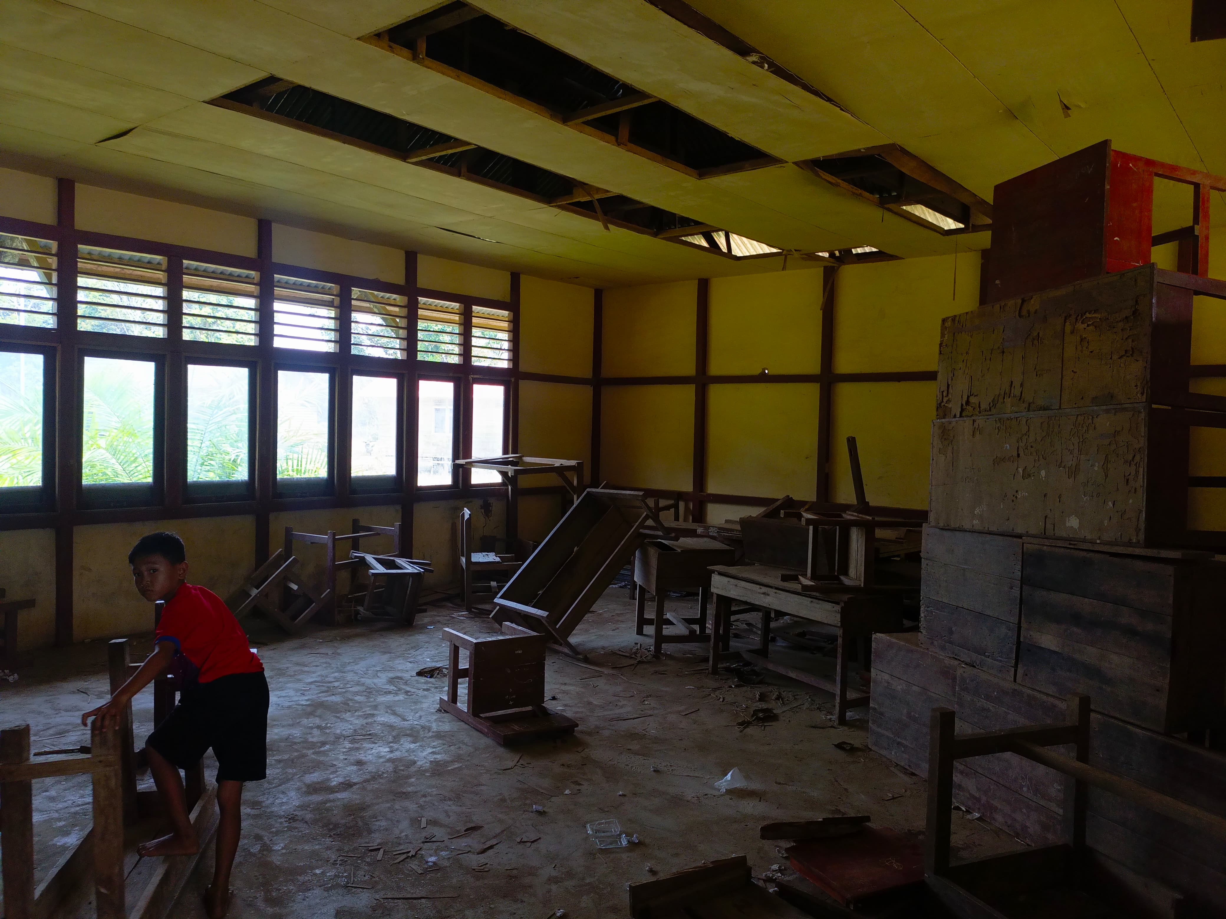 Keadaan ruang agama di SDN 16 Sepan Peturau yang malamnya sering disinggahi orang tak dikenal | Dokumentasi Pribadi