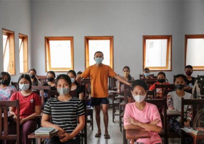 Kelas Bahasa Inggris gratis bersama Gede Andika