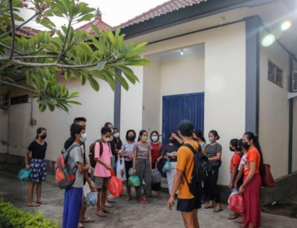 Penukaran Beras untuk Belajar Bahasa Inggris