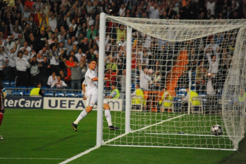Ronaldo dengan gaya gol nya | Wikimedia Commons | Alejandro Ramos 