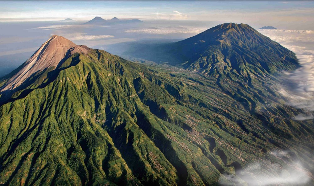 Gambar Gunung Sumbing, Gunung Tertinggi di Jawa Anggota Seven Summits of Java | Sumber: Kemenparekraf.go.id