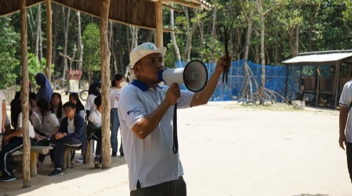 Gerry D. Semet penggerak Kampung Bakau Serip | Foto: instagram/mangrovepandangtakjemu