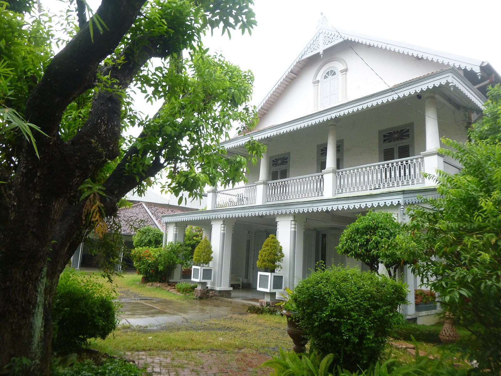 Pabrik Kopi Margo Redjo Semarang| Gambar: Wikimedia Commons