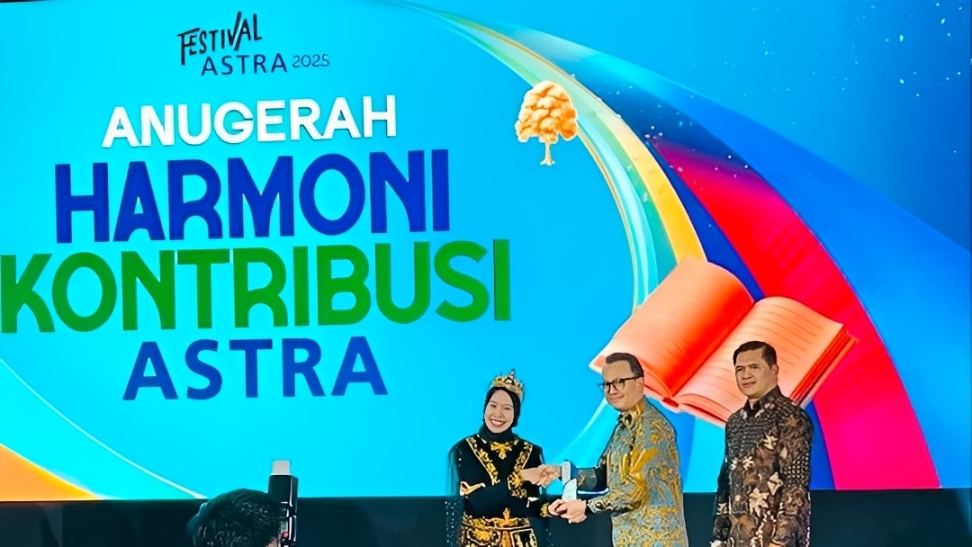Hernanda Mitra Anggar Sari saat memperoleh penghargaan di Festival Astra 2025 | Instagram/@mita.anggar