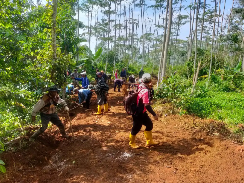 Tradisi Gugur Gunung