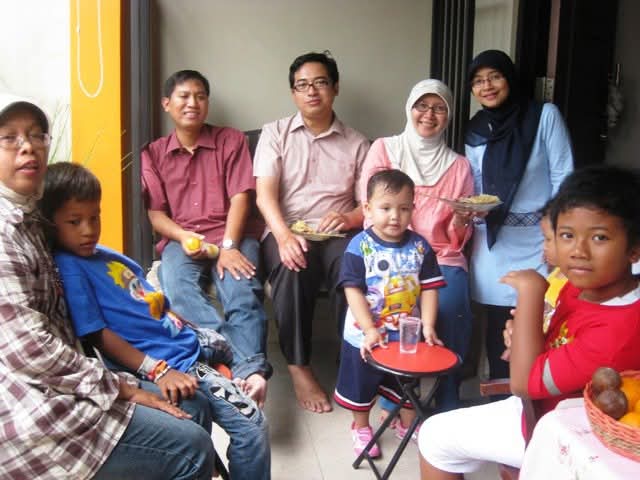 Datang bersama suami/istri/anak saat arisan jurusan _Ulfi Faizah