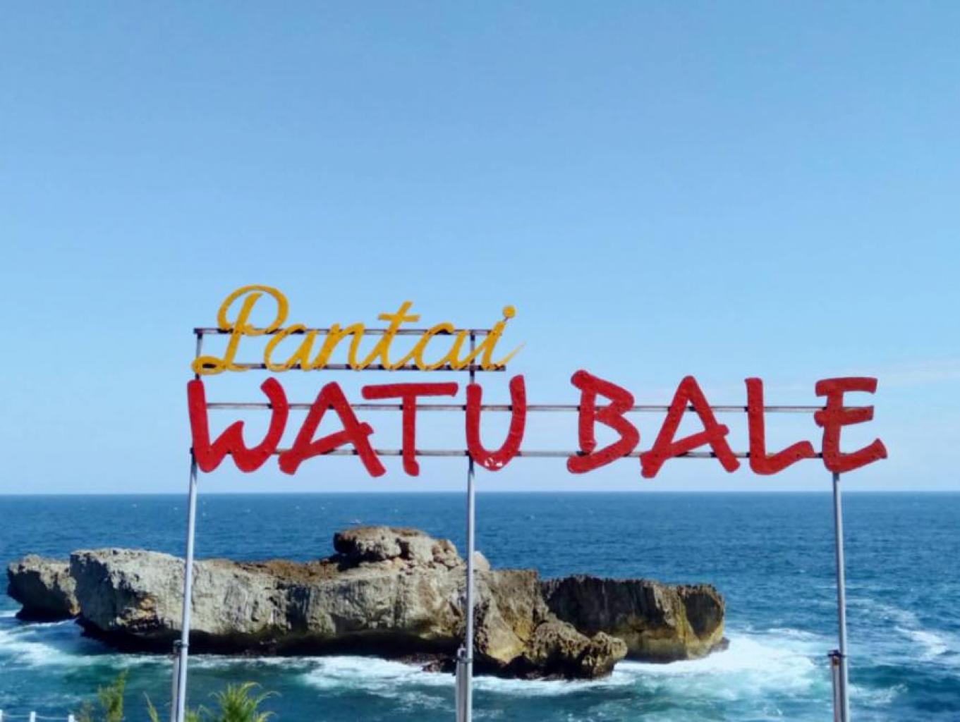 Pesona Pantai Watu Bale | Foto: (Jadesta Kemenparekraf RI).