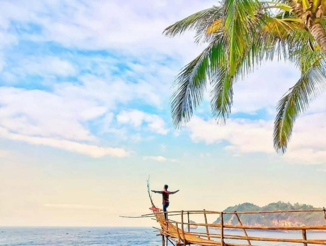 Pesona Pantai Mbenges | (Jadesta Kemenparekraf RI).