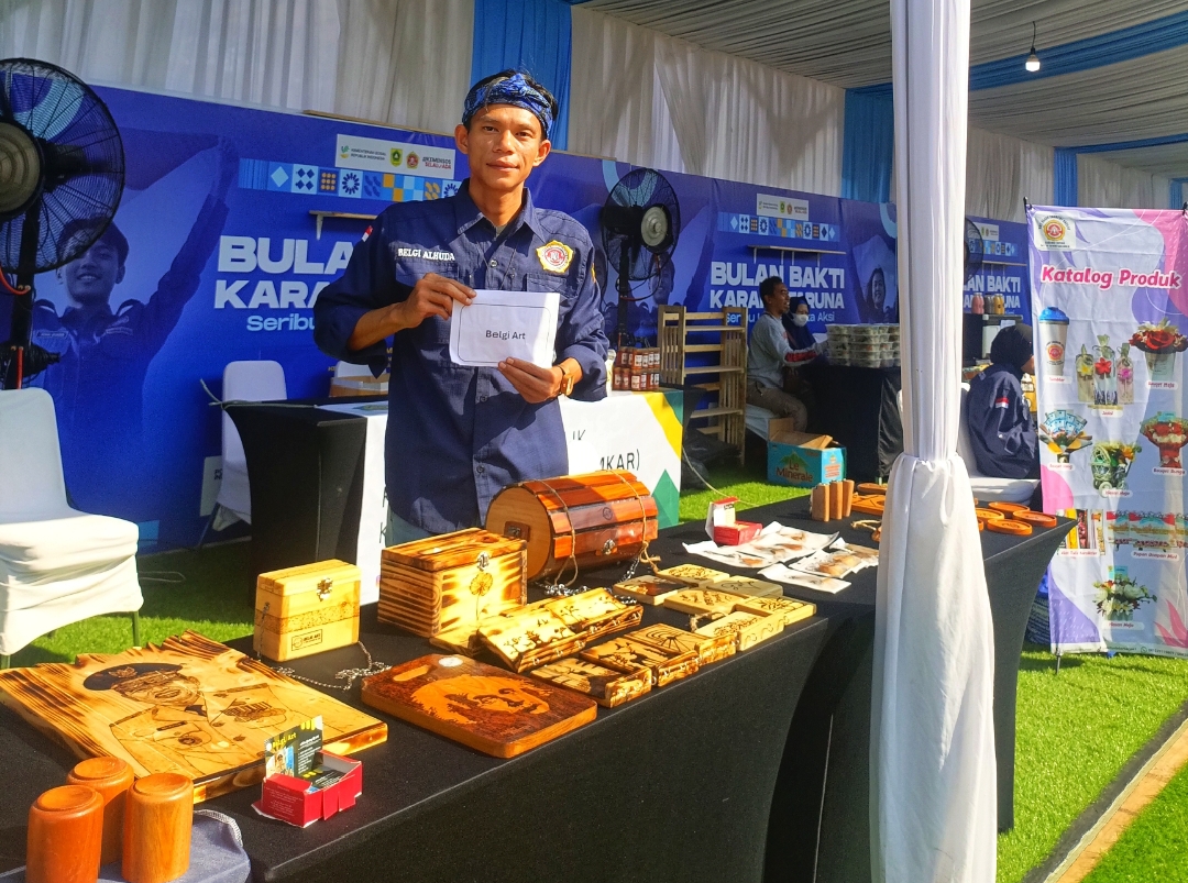 Pameran produk UEP 'Belgi Art' yang membersamai kegiatan Bulan Bakti Karang Taruna Kabupaten Bogor | sumber foto: Dok. Pribadi Belgi Alhuda
