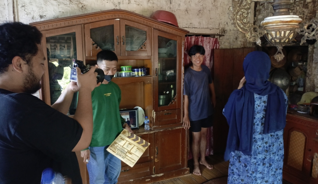 Sesi pengambilan video shooting Cigombong: MulihMulih Kajati Mulang Ka Asal | Dok. Pribadi Belgi Alhuda