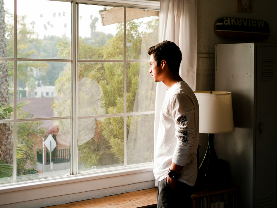 Introvert tipe yang suka berpikir mendalam. (Sumber: Unsplash/Hamish Duncan)