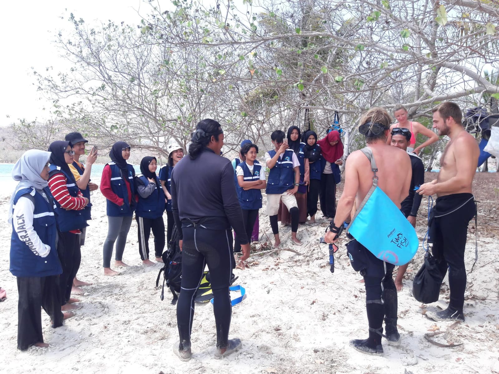Umar Dani Memberikan Edukasi Terkait Konservasi Laut
