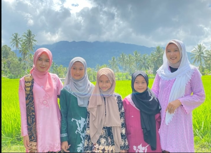 Pakaian Tradisional baju saisuak | Foto: Instagram/@desawisatakubugadang