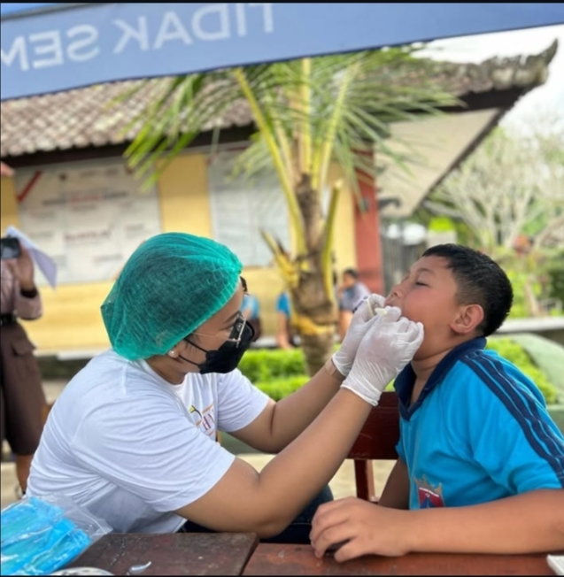 Pemeriksaan gigi gratis (Gerakan Gigi Bali Sehat) | Foto: Instagram/@gigibalisehat