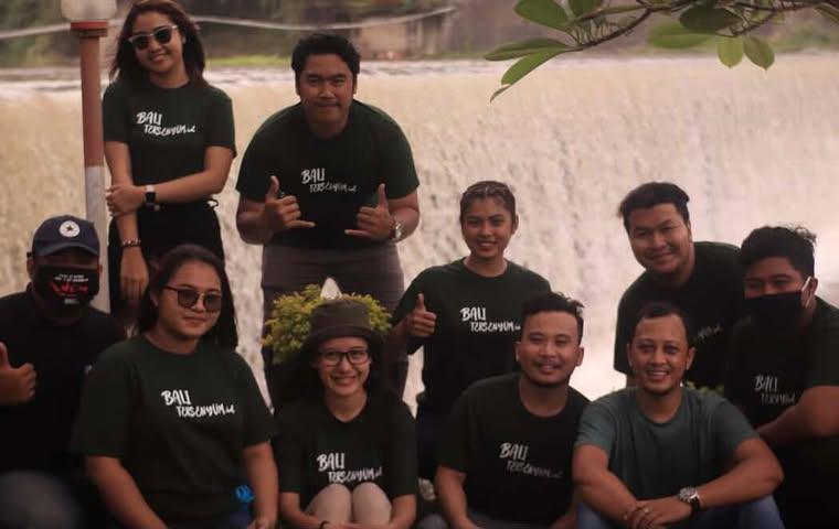 Potret tim gerakan balitersenyum.id | Dokumentasi foto oleh Reza