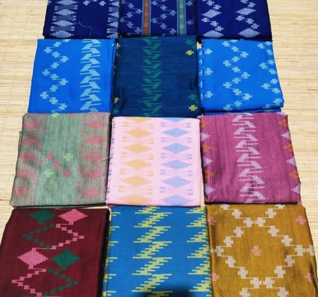 Kain tenun khas Bima by UKM Dina | Foto: Instagram/@ukm_dina