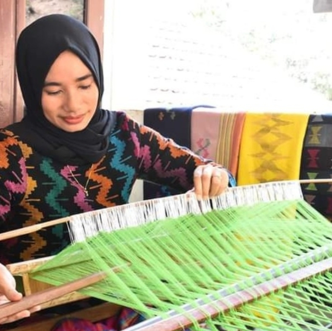 Yuyun Ahdiyanti UKM Dina | Foto: Instagram/@ukm_dina