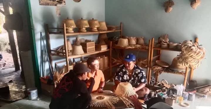 Pelatihan kerajinan tangan di KBA Lamolino Wakatobi | Foto: Instagram/@kba_wakatobi