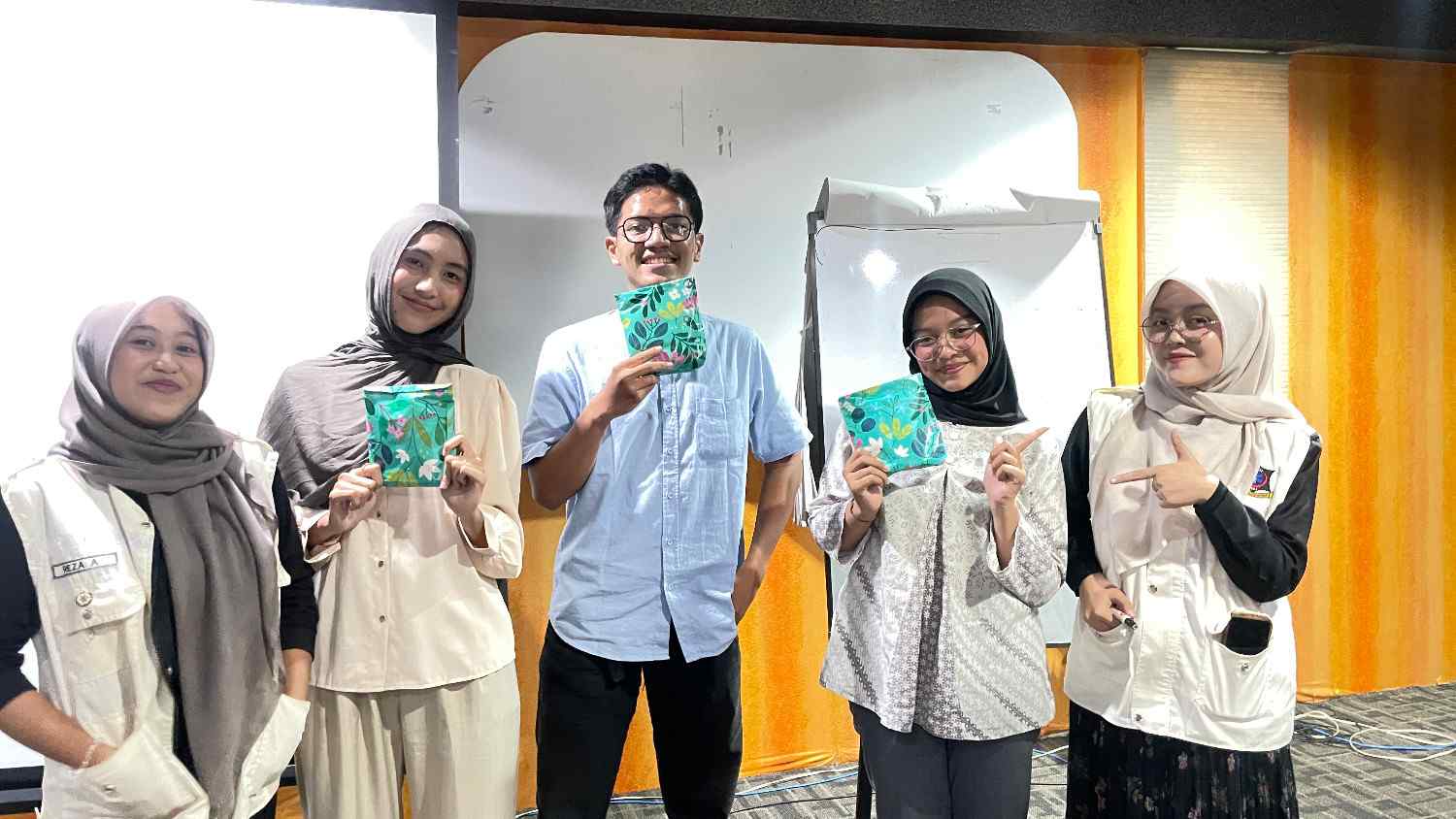 Para Peserta Yang Mendapatkan Hadiah Karna Menjadi Peserta Terbaik. Foto Pribadi
