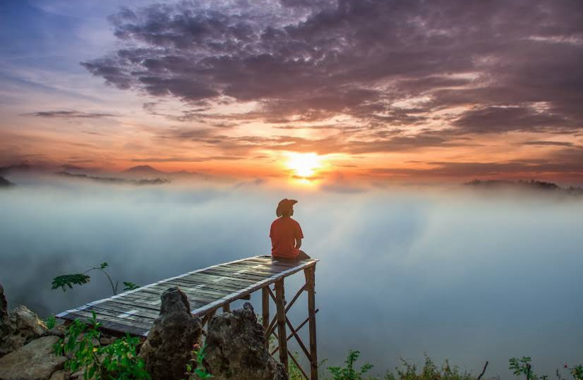 panorama matahari terbit di Watu Mabur