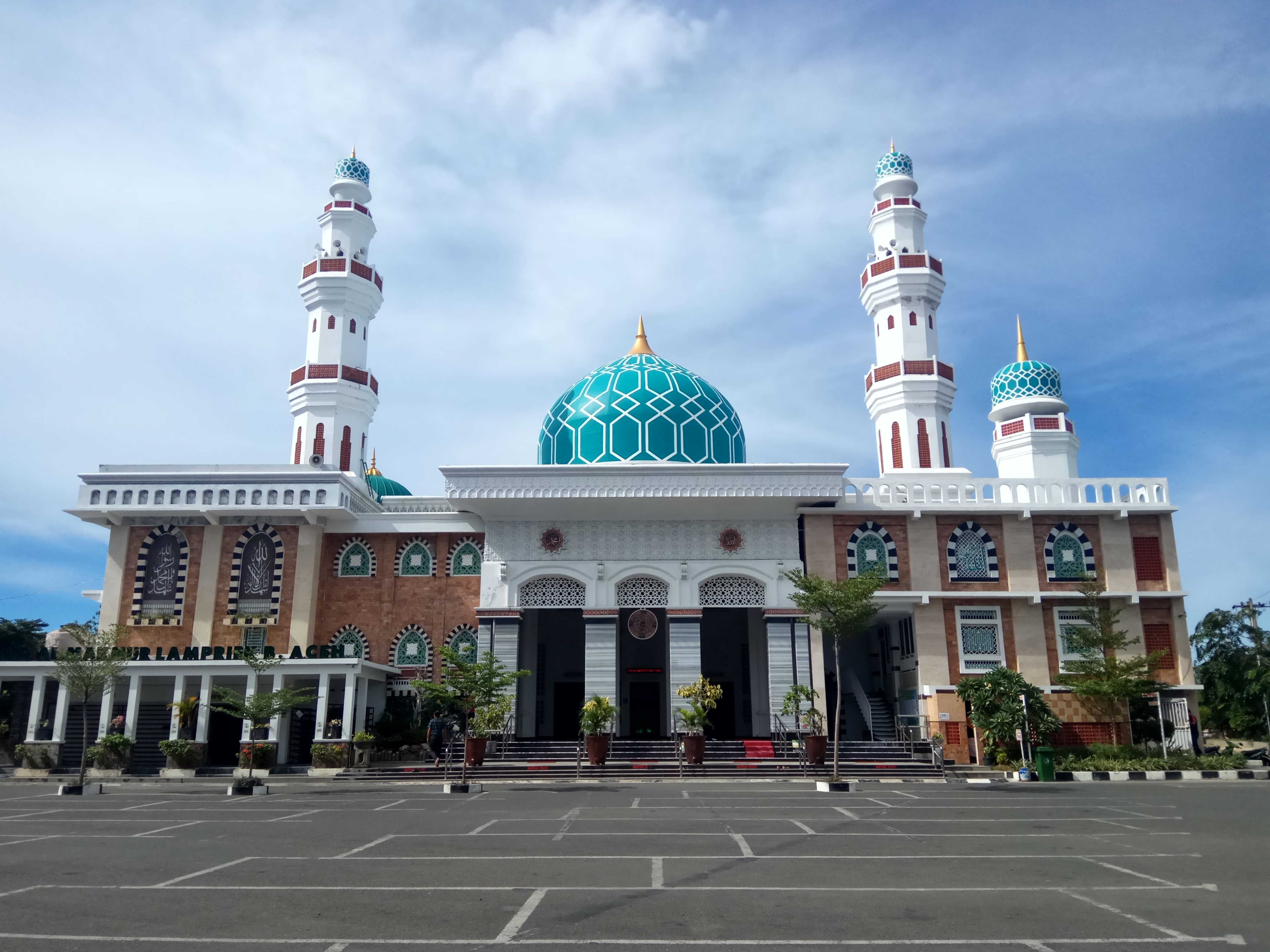 Masjid Agung Al Makmur atau Masjid Oman di Aceh | Wikimedia Commons