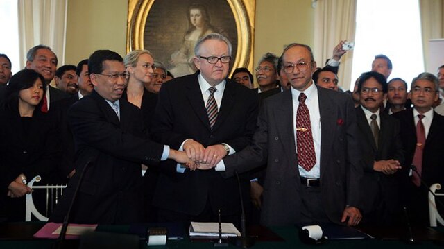 Martti Ahtisaari saat mendamaikan pemerintah Indonesia dan Aceh | WikimediaCommons
