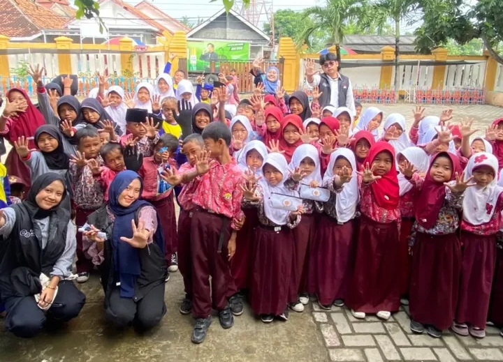 Potret edukasi pencegahan kekerasan seksual anak di SDN Harjamukti Kota Serang, Banten | Instagram Kakak Aman Indonesia