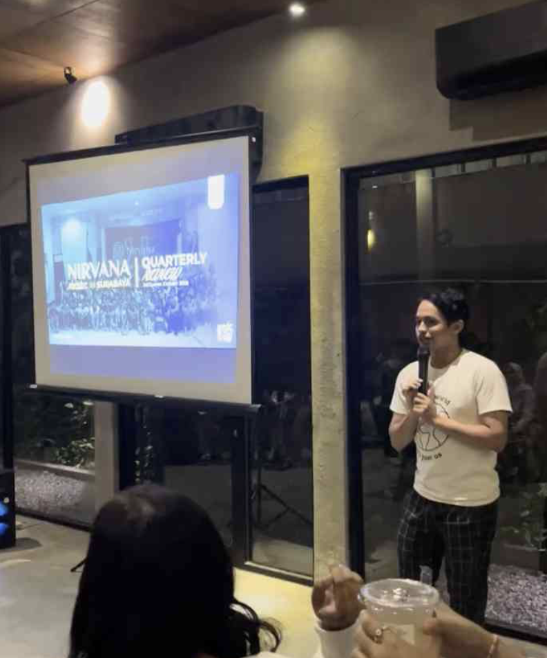 Muhammad Aqil, Local Committee President of AIESEC in Surabaya saat memberi kata sambutan di LCM Quarter 3