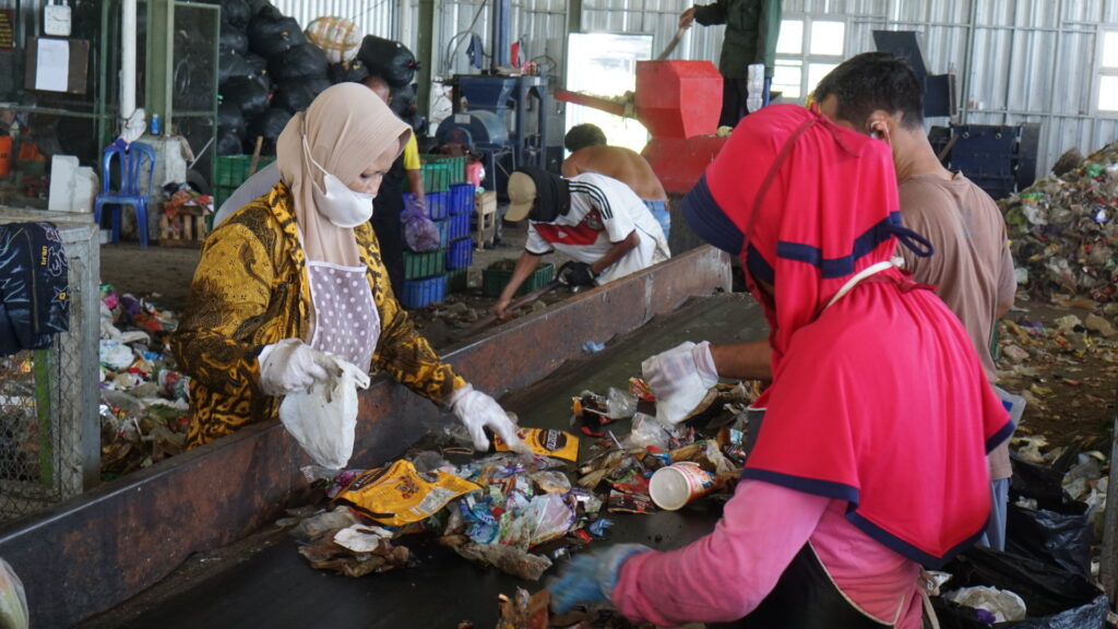 proses pemilahan sampah