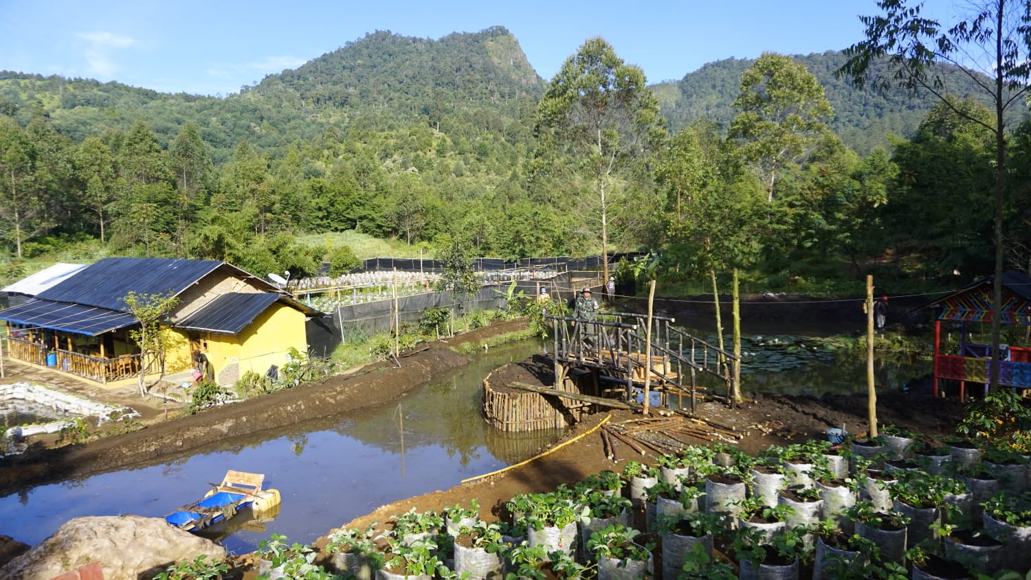 https://citarumharum.jabarprov.go.id/hore-ada-taman-wisata-desa-di-sektor-23/
