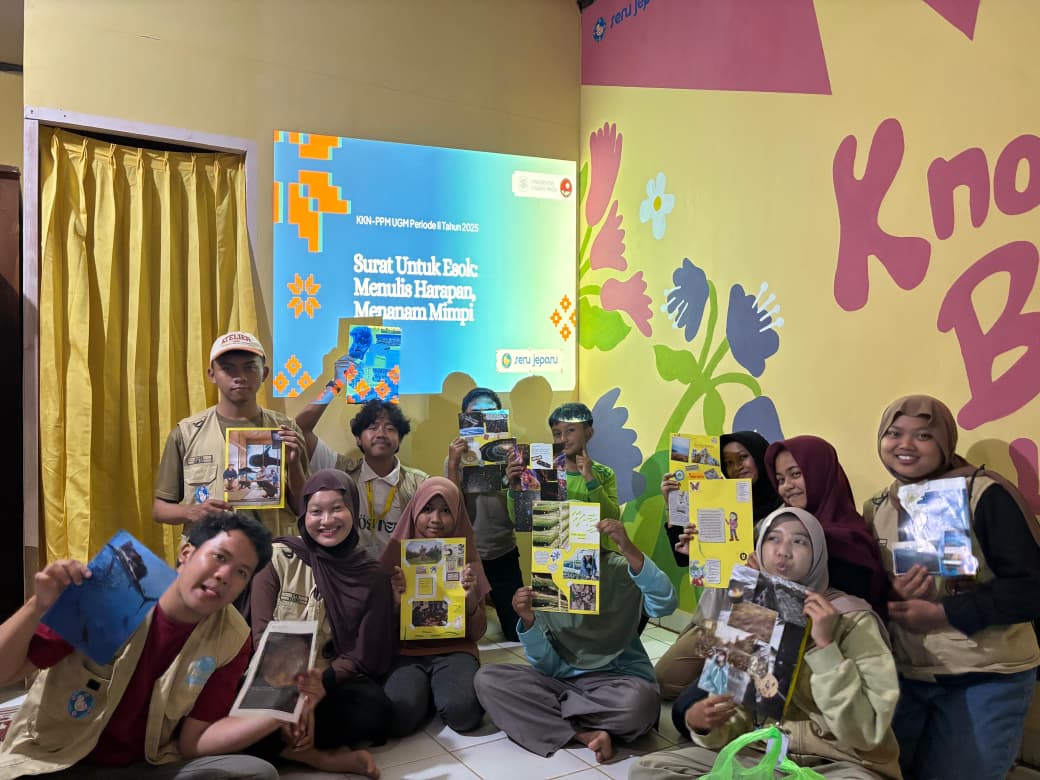 kegiatan journaling di perpustakaan desa
