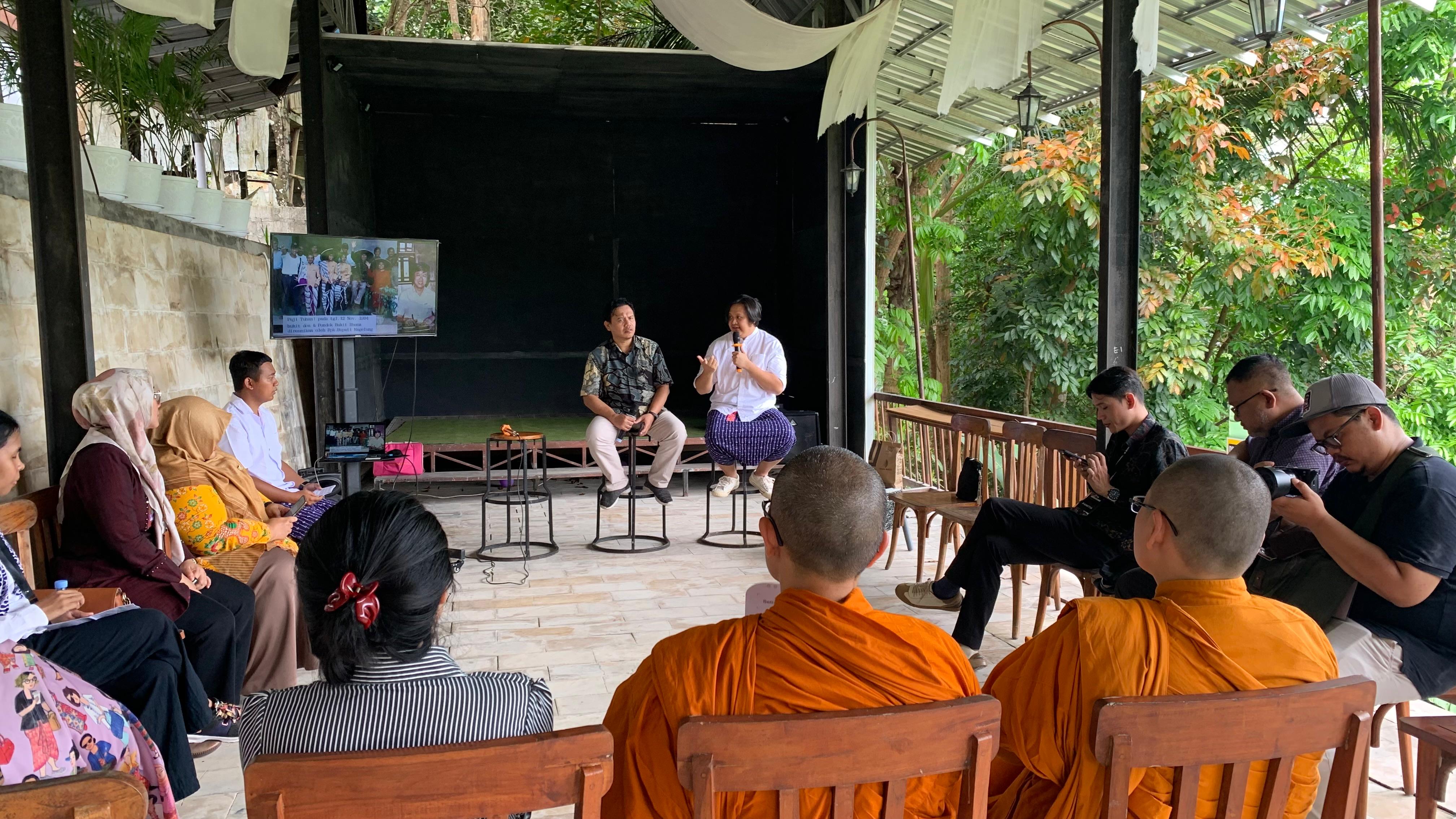 Sarasehan lintas agama bersama pihak pengelola Bukit Rhema Magelang, Minggu (5/10) | Foto: GNFI/Ali Irawan