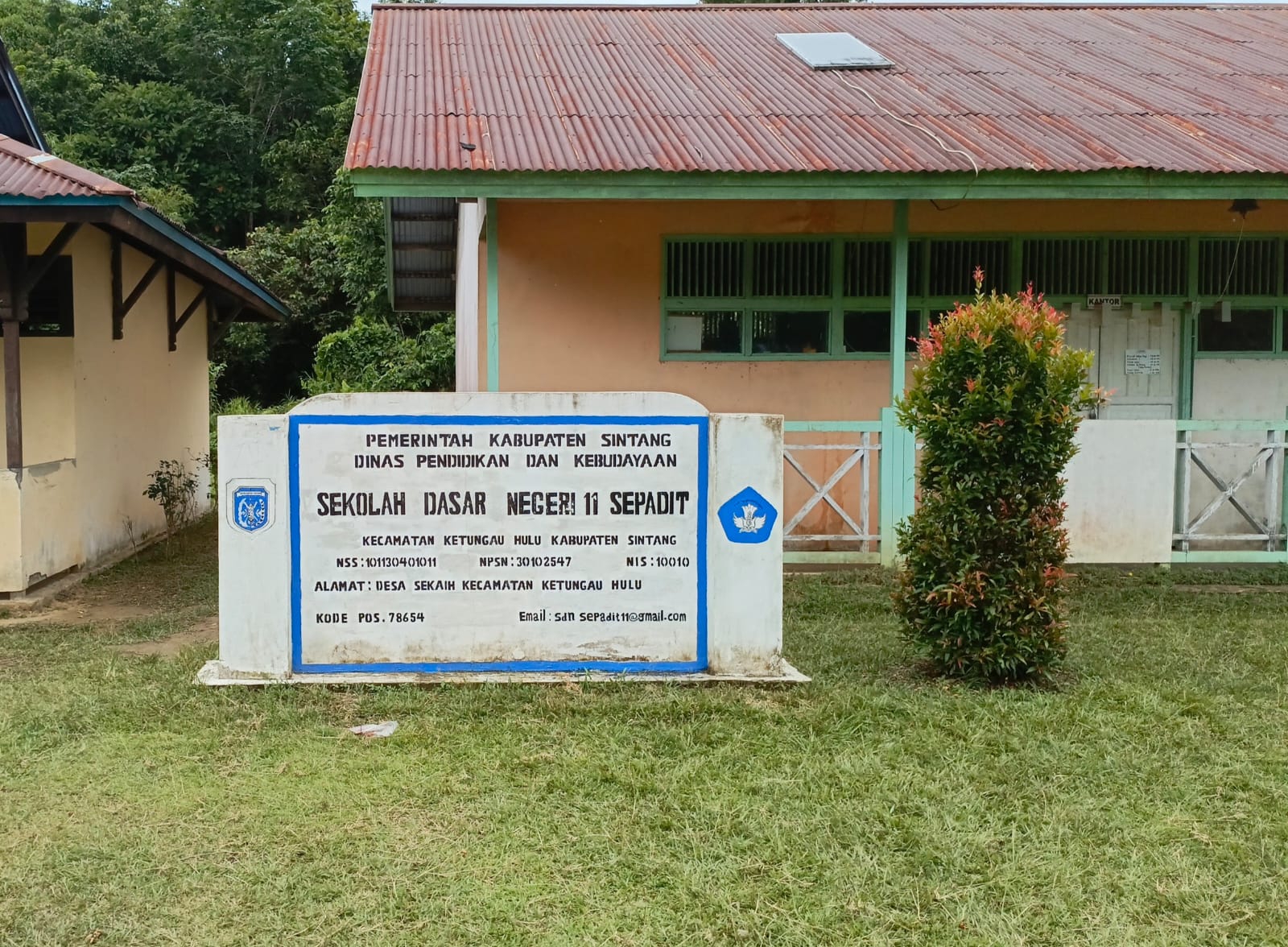 Kunjungan Tim Ekspedisi Patriot di SDN 11 Sepadit, Desa Sekaih, Kecamatan Ketungau Hulu | Dokumentasi Pribadi
